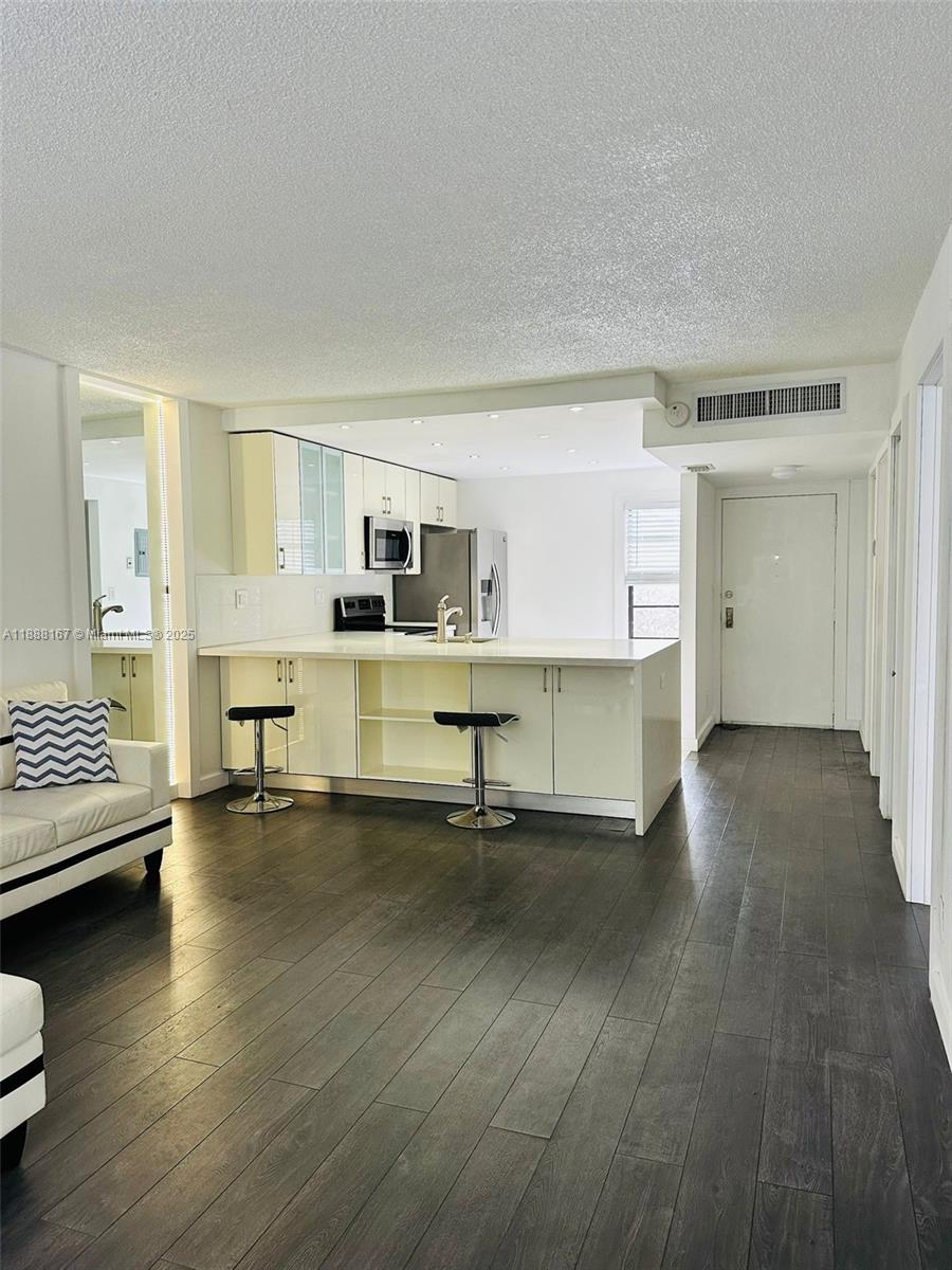 BISCAYA IV CONDO - фото