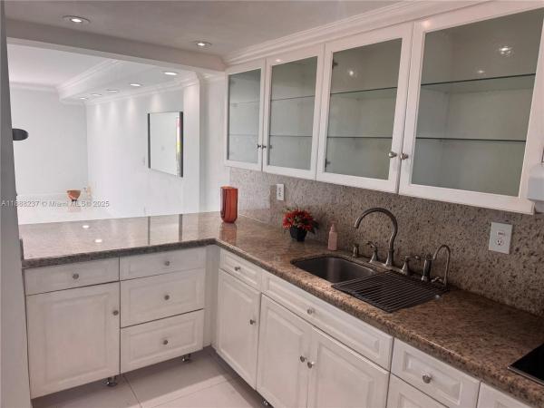 PALM-WEST GARDENS CONDO