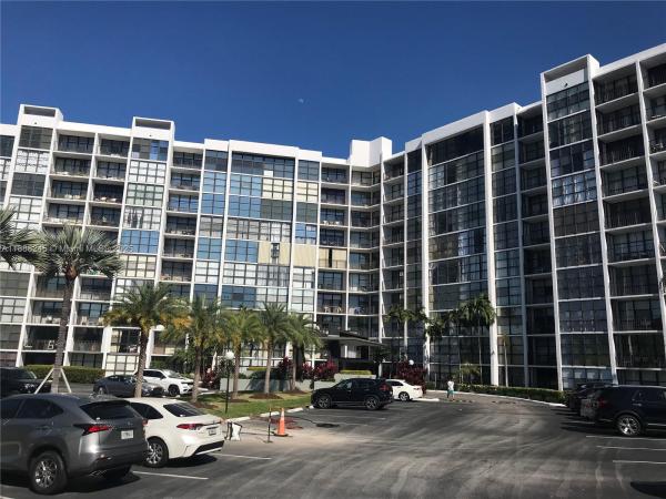 1000 PARKVIEW DR #627, HALLANDALE BEACH, FL 33009
