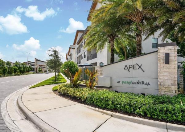 APEX AT PARK CENTRAL COND
