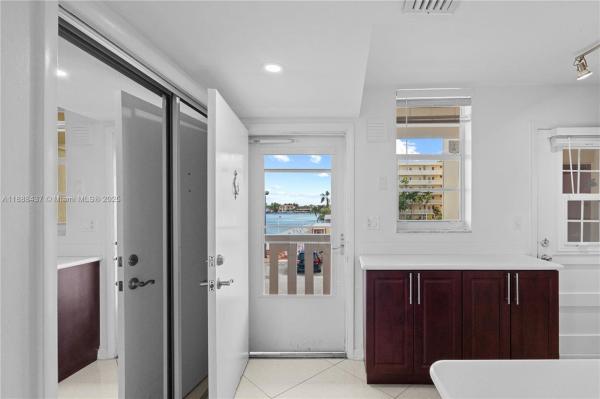 POINT EAST ONE CONDO-BLDG