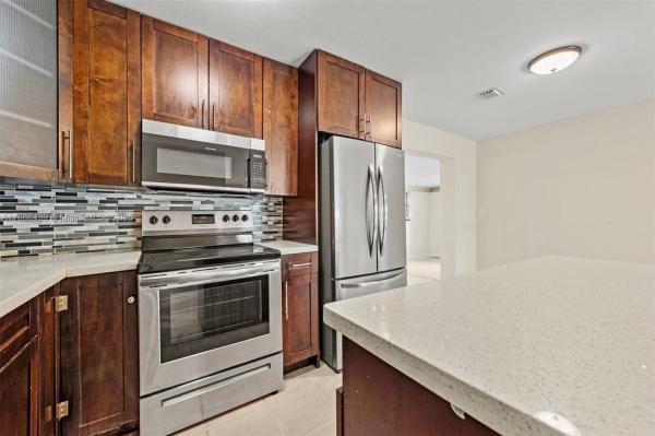 LAUDERDALE MANORS AMEN RE