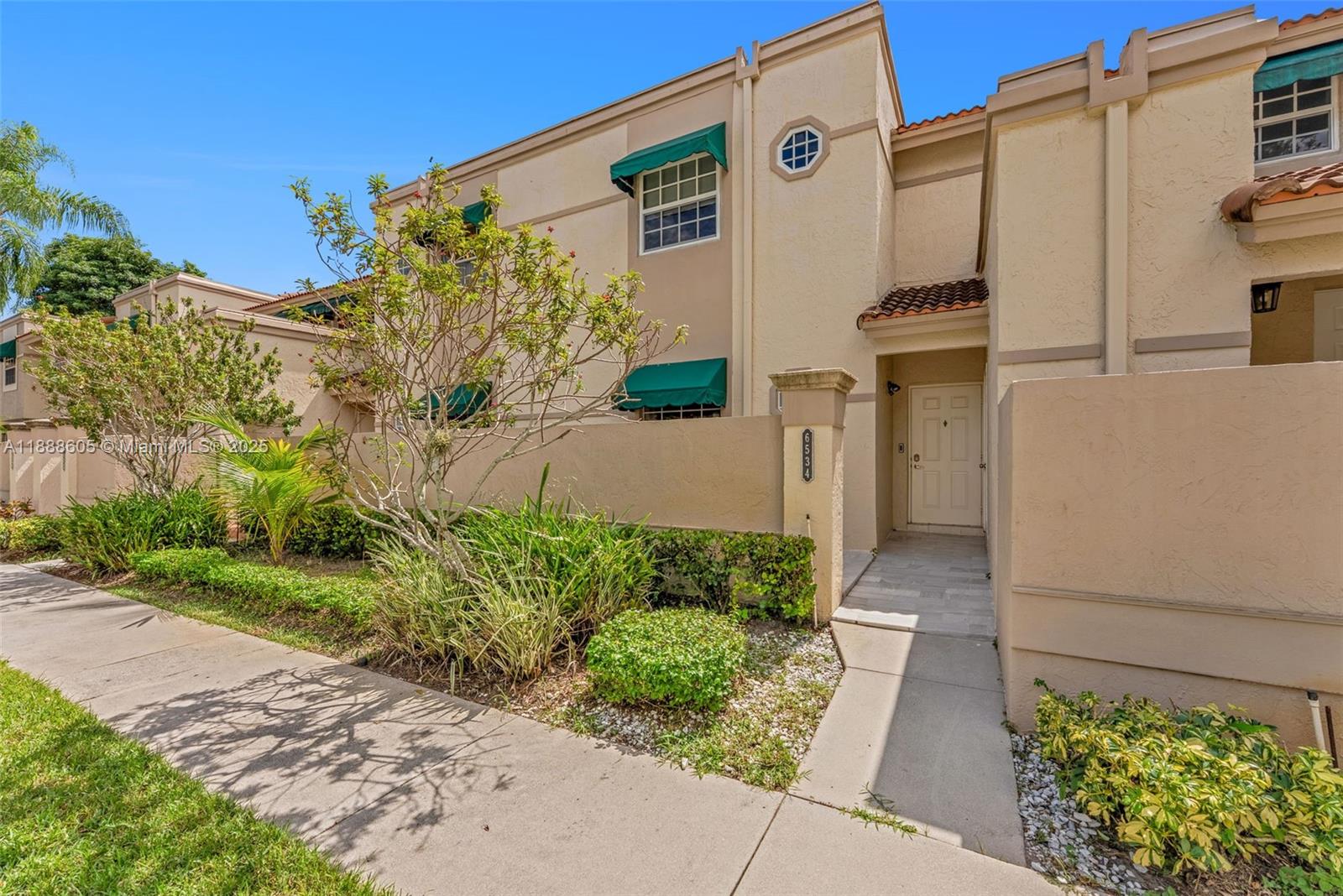 PLUM AT BOCA POINTE CONDO - фото