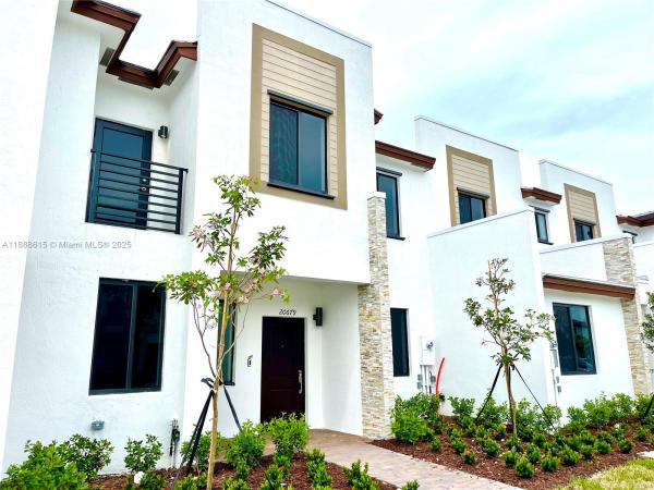 CALIFORNIA CLUB VISTA