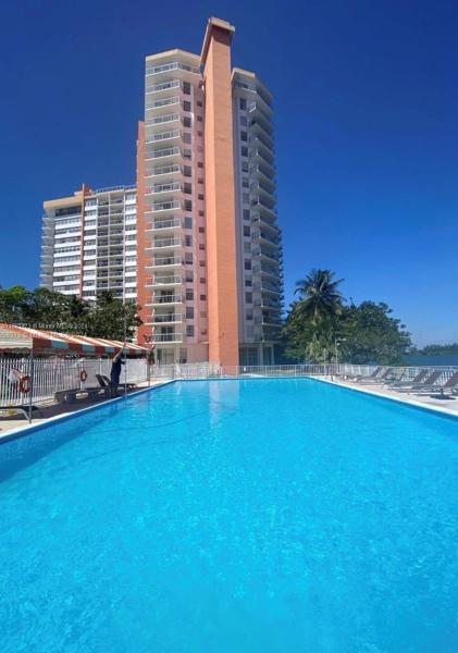 Buckey Towers west Tower