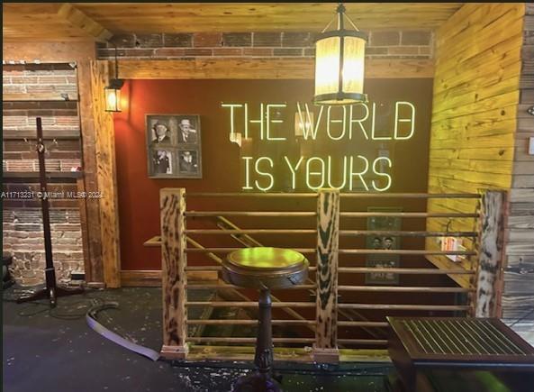 Turnkey Bar/Night Club/Retail