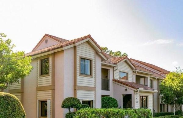 DUNBAR WOODS CONDO 4
