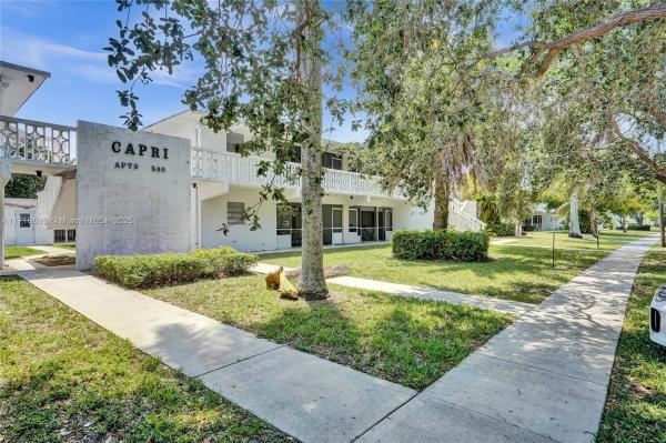 CAPRI CONDO APTS