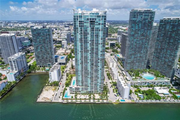 BISCAYNE BEACH CONDO