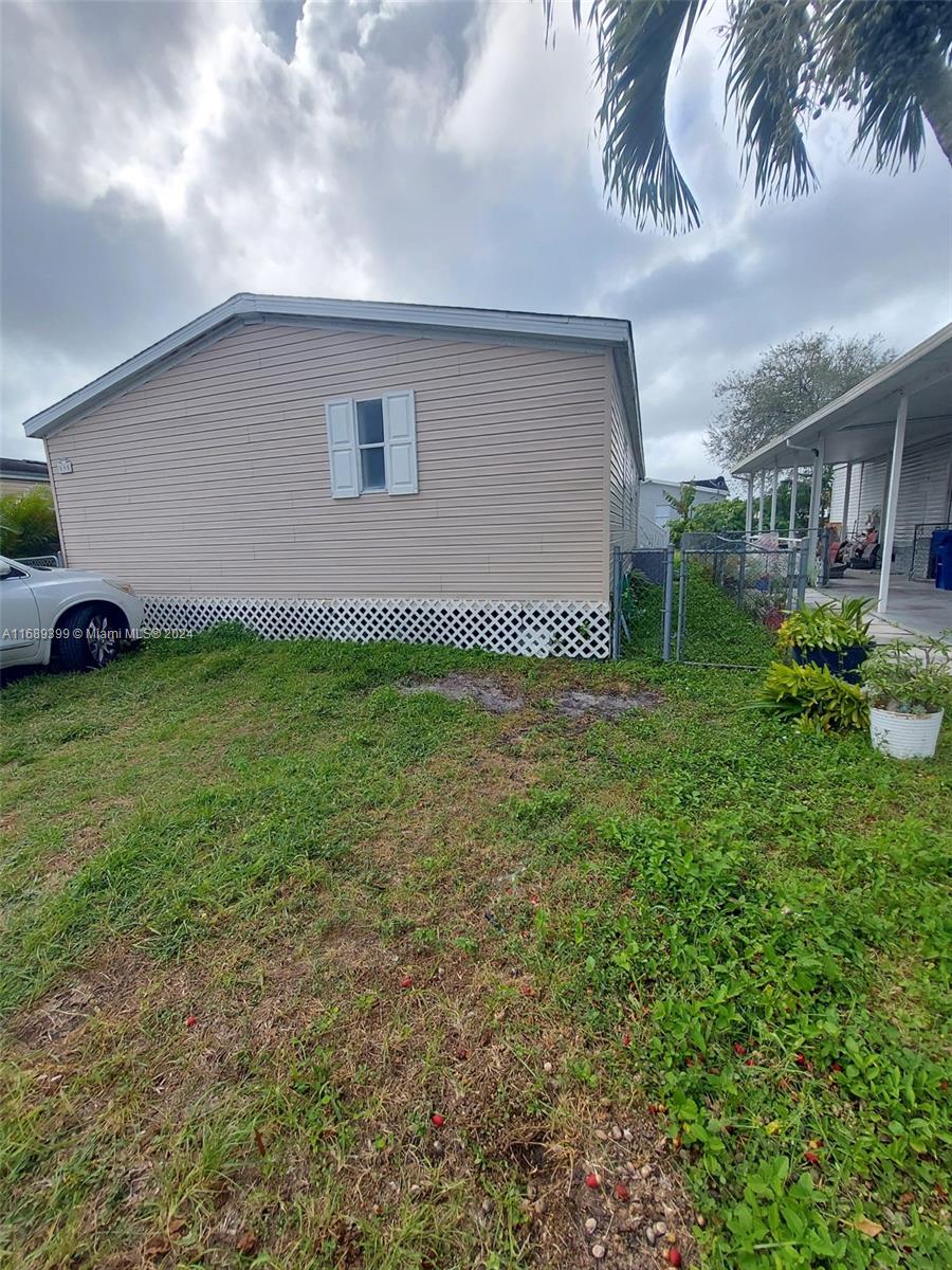 AMERICANA VILLAGE CONDO - фото