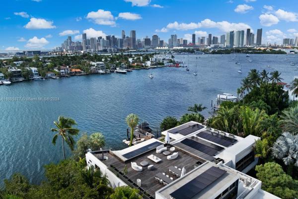 HIBISCUS ISLAND