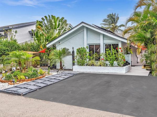 WOODS OF ROLLING HILLS