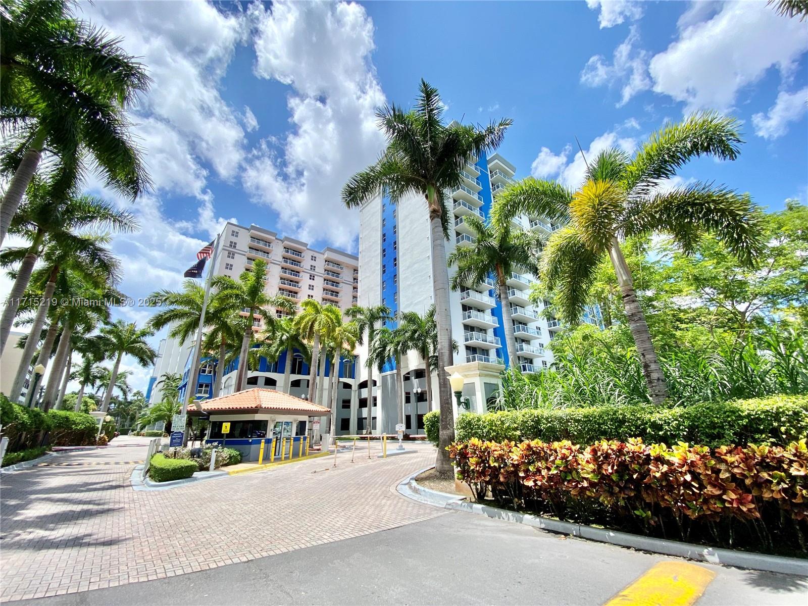 BLUE LAGOON CONDO - фото