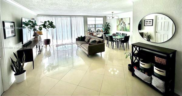THE VINTAGE CONDO