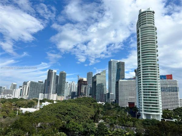 BRICKELL PLACE CONDO