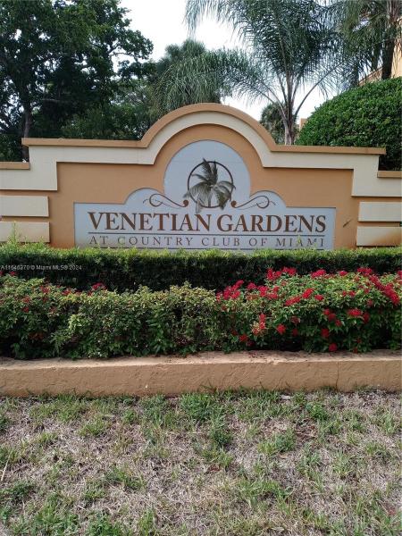 VENETIAN GARDENS