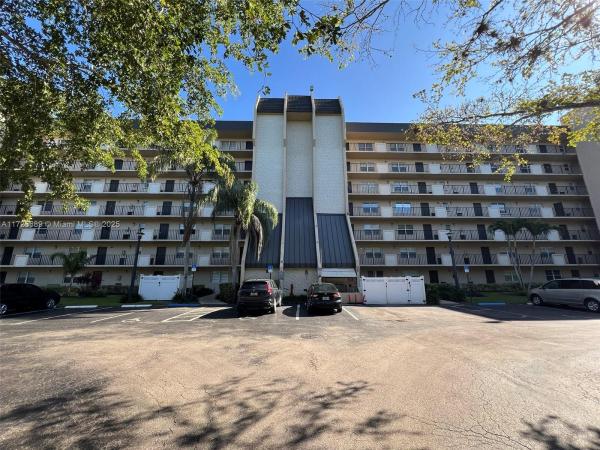 ROLLING HILLS GOLF & TENN