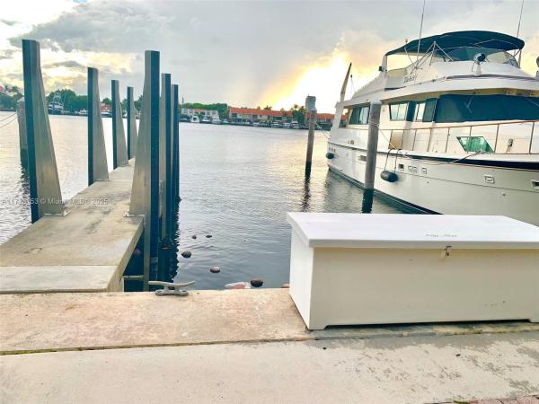 WATERWAYS MARINA CONDO