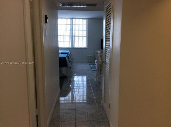 THE DECOPLAGE CONDO