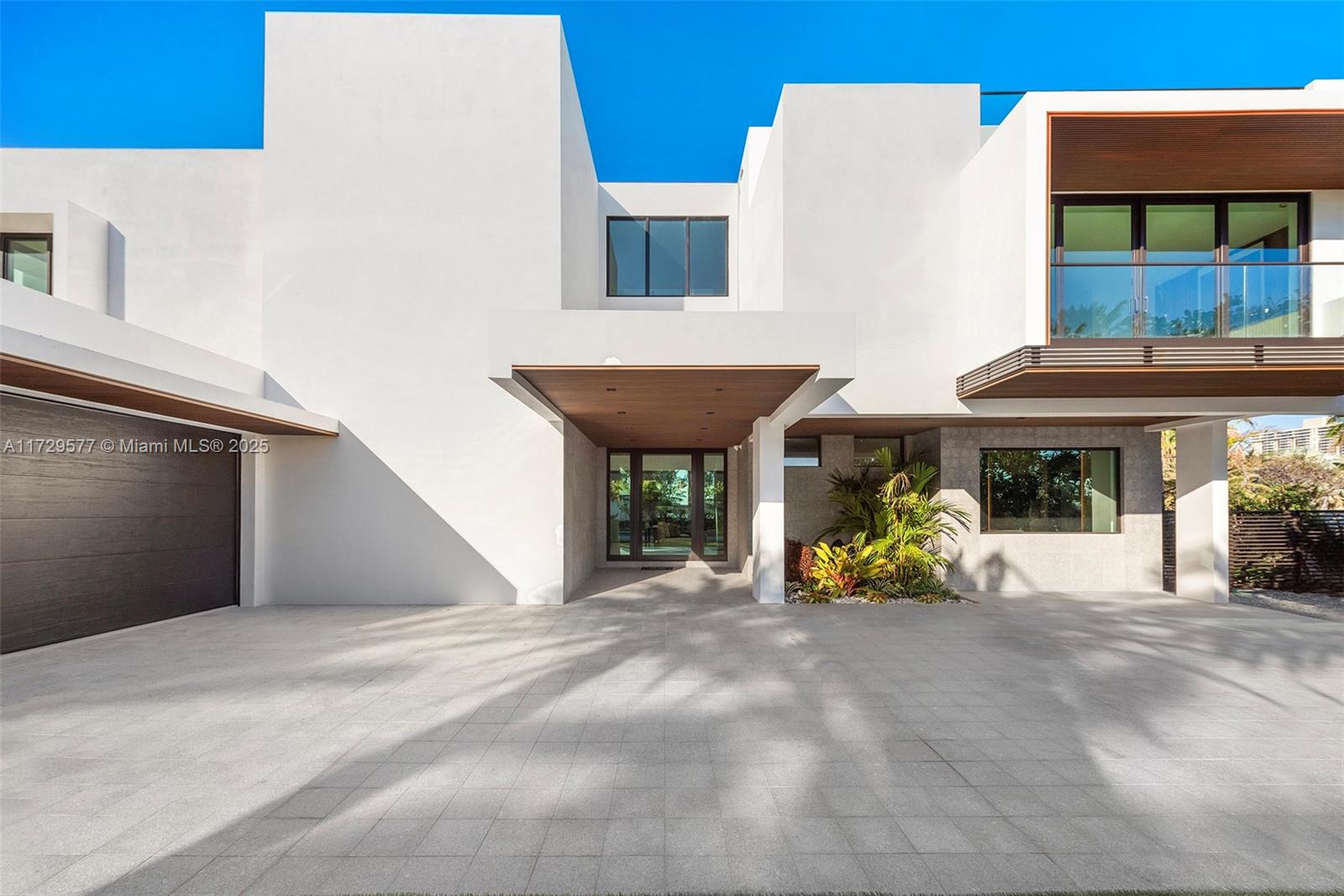 GOLDEN BEACH SEC C - фото