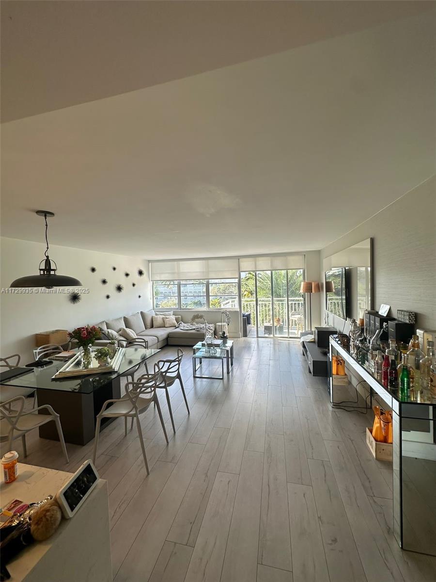 BAYVIEW TOWERS - фото