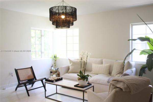 645 MICHIGAN AVE CONDO