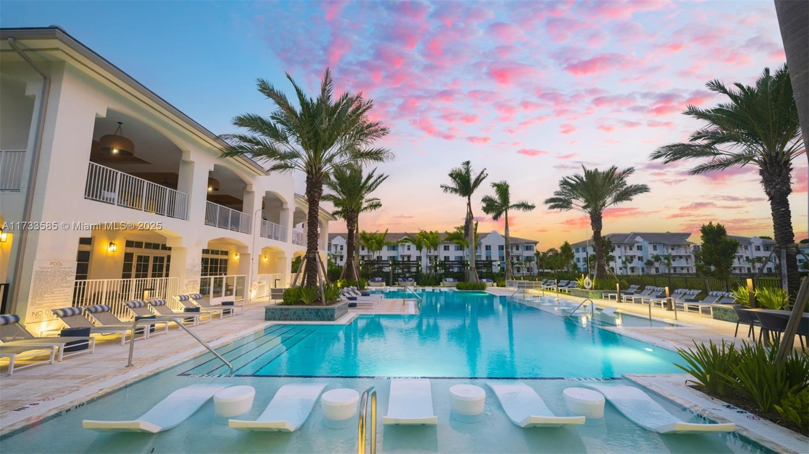 ELAN PALM RESERVE MUPD - фото