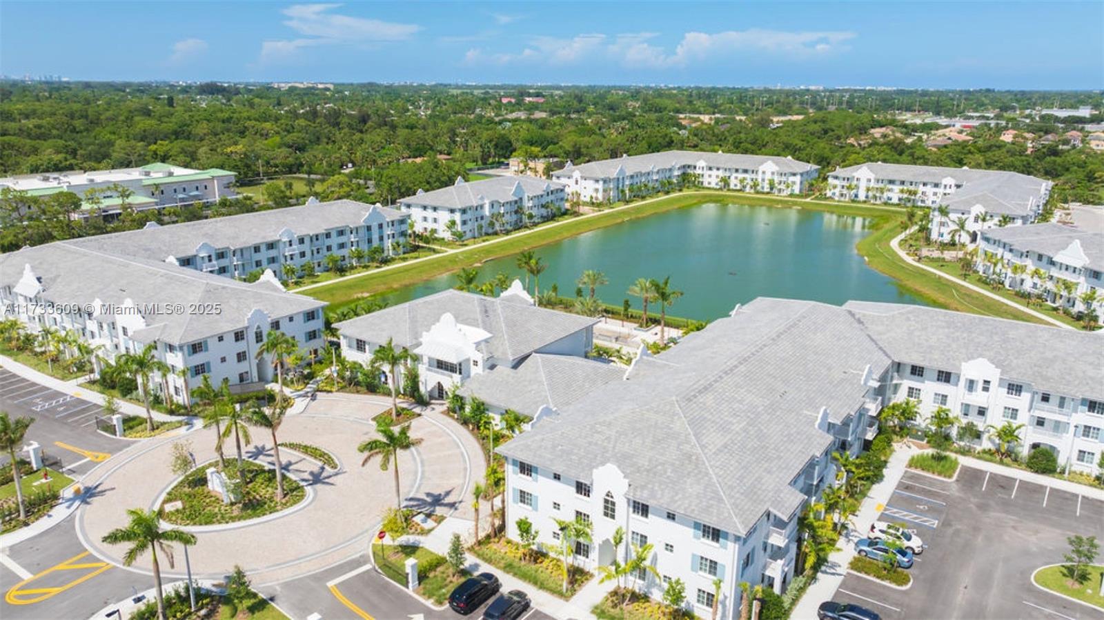 ELAN PALM RESERVE MUPD - фото