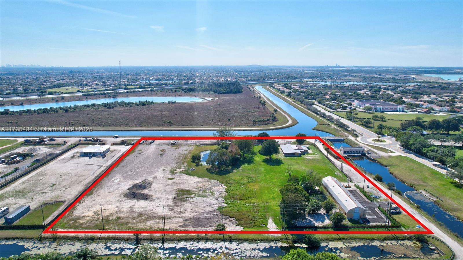 COUNTRY CLUB RANCHES - фото