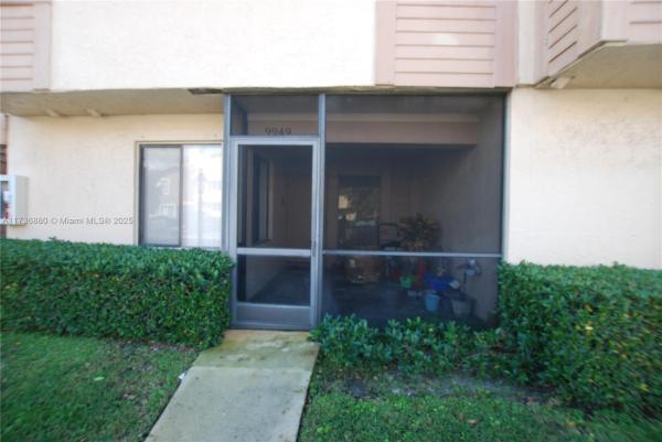 MAPLEWOOD TOWNHOUSES