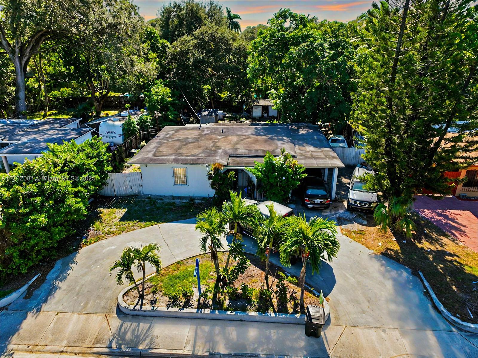 KERWOOD MANOR - фото