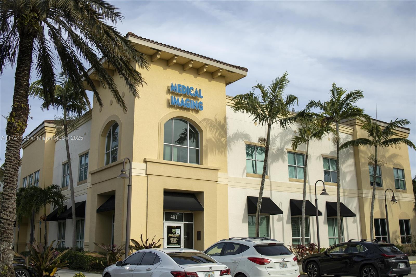 Commercial - фото