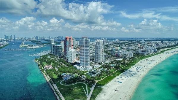 CONTINUUM ON SOUTH BEACH