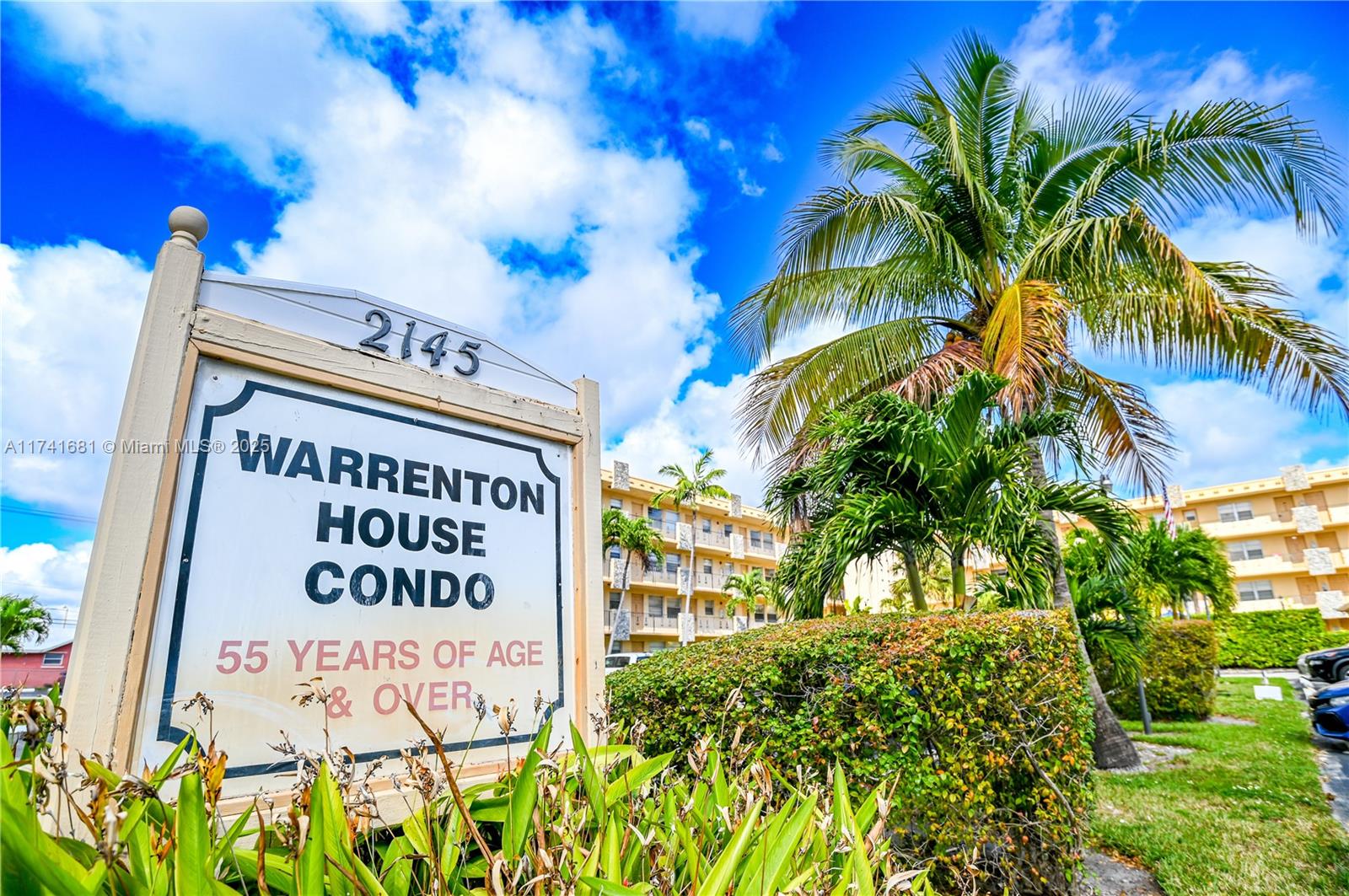 WARRENTON HOUSE - фото