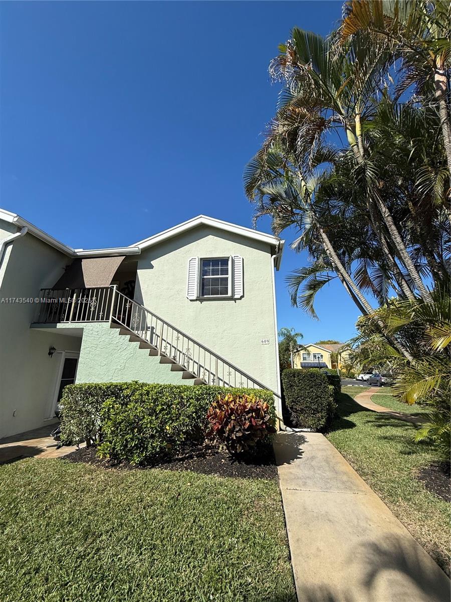 WATERSIDE VILLAGE - фото