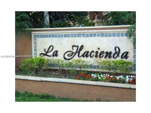 LA HACIENDA CONDO
