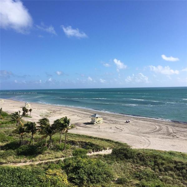 KEY BISCAYNE COMMODORE CL