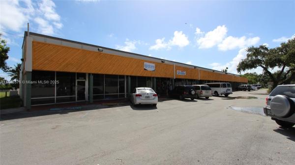 Oak Plaza