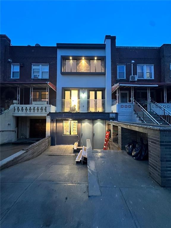 Single Family - фото