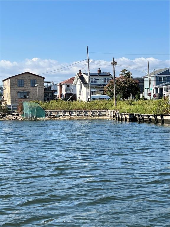 Single Family - фото