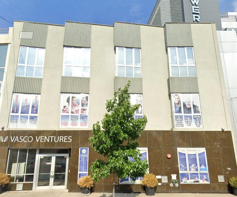 Commercial - фото