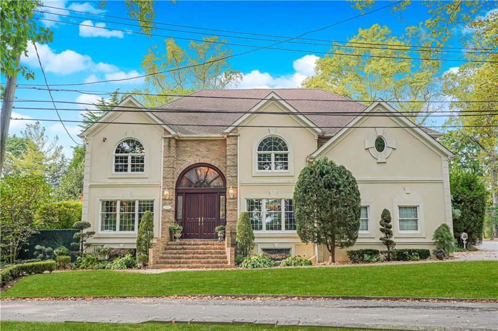 Single Family - фото