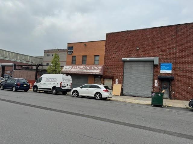 Commercial - фото