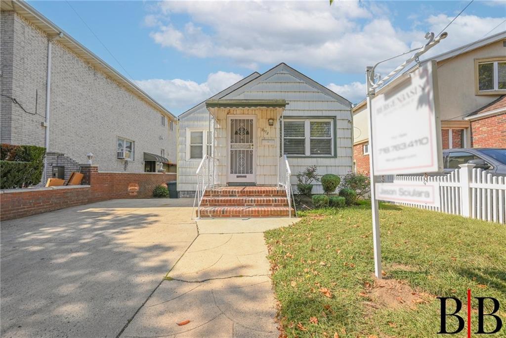 Single Family - фото