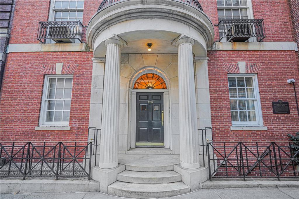 George Whitney House - фото