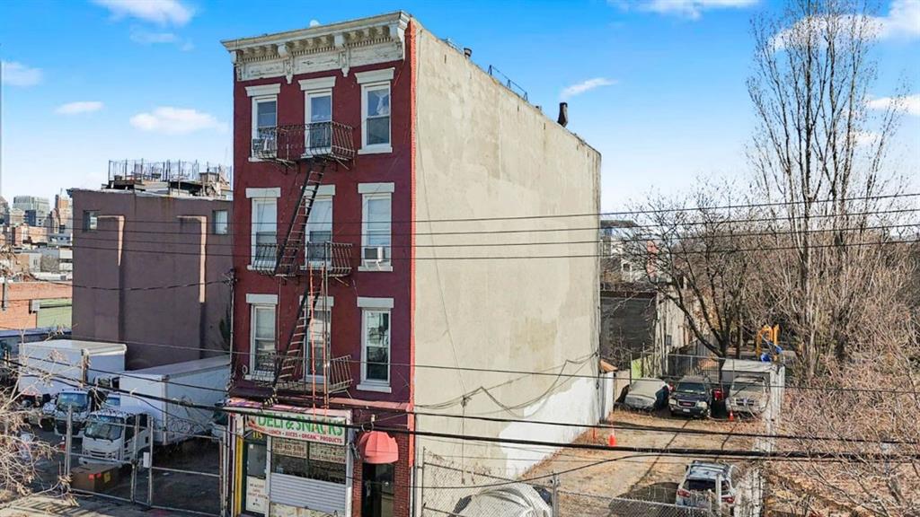 Multi Family - фото