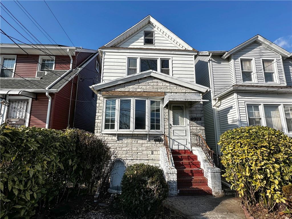 Single Family - фото