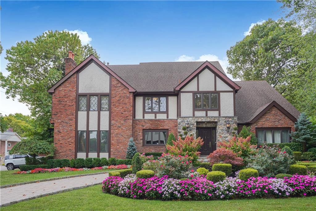 Single Family - фото