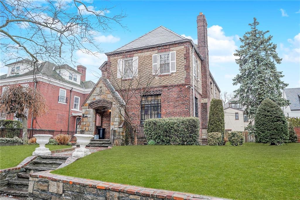 Single Family - фото