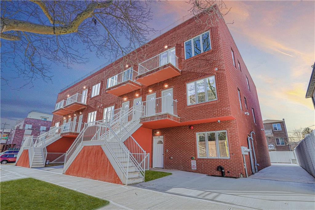 Multi Family - фото